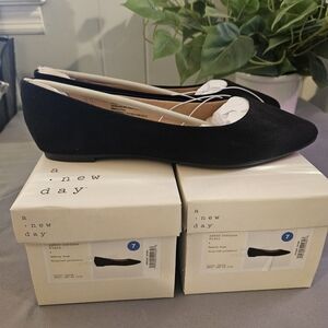 2 PAIRS! - A New Day Flats